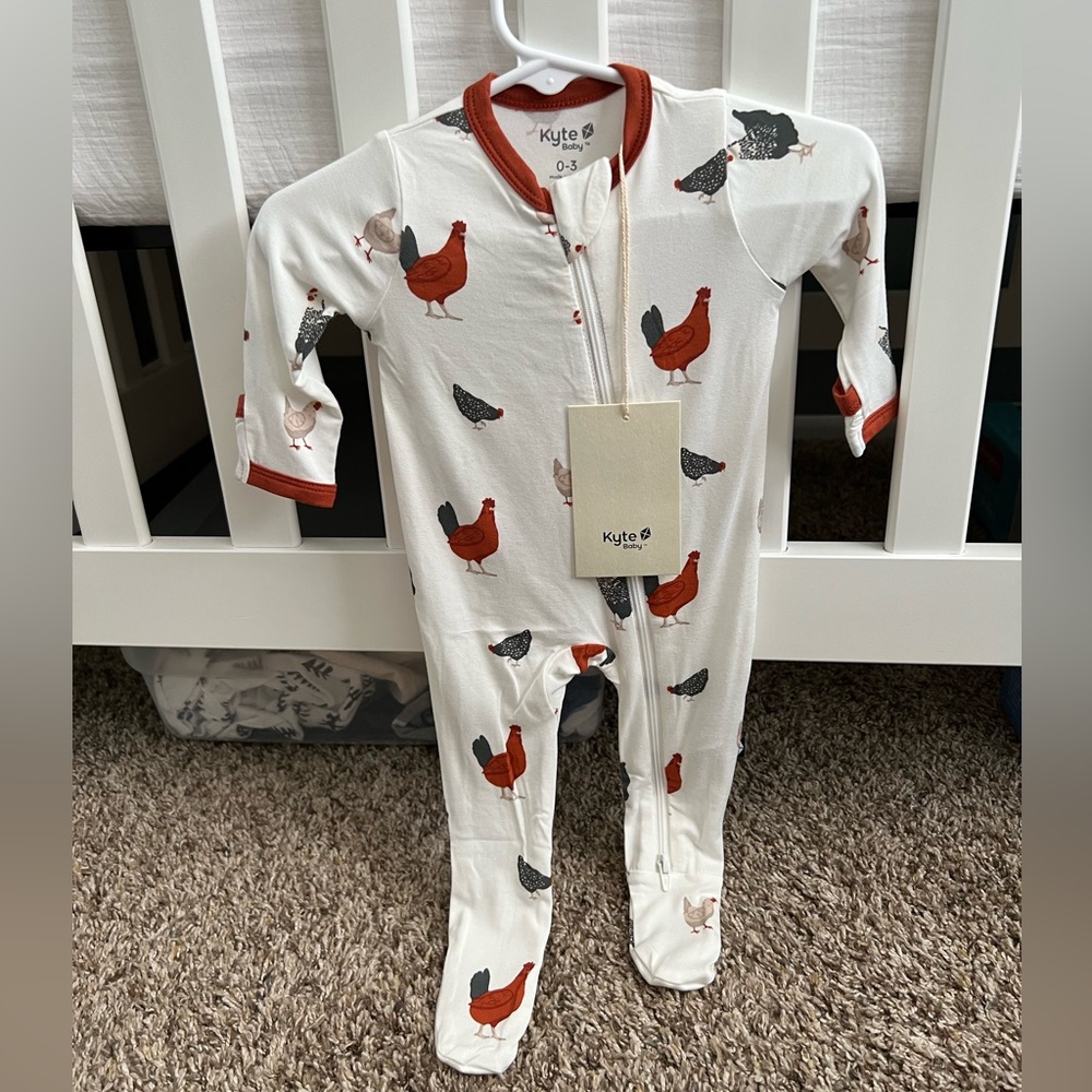Kyte Baby Zipper Footie Chick